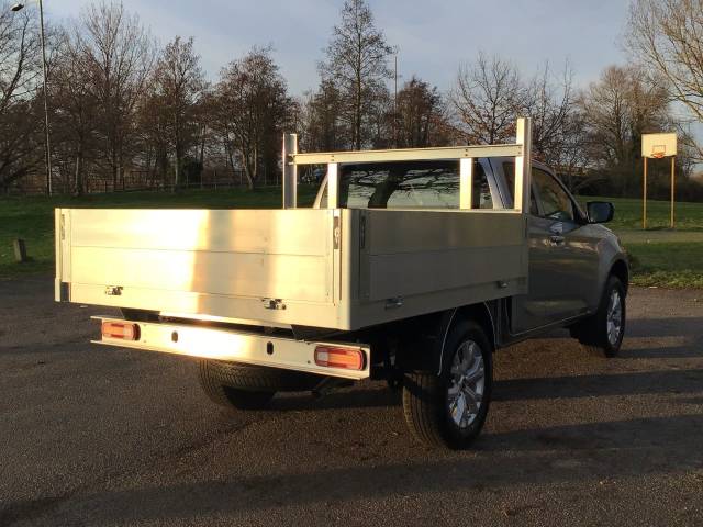 Isuzu D-max 1.9 DL20 Extended Cab 4x4 Dropside Diesel Silver